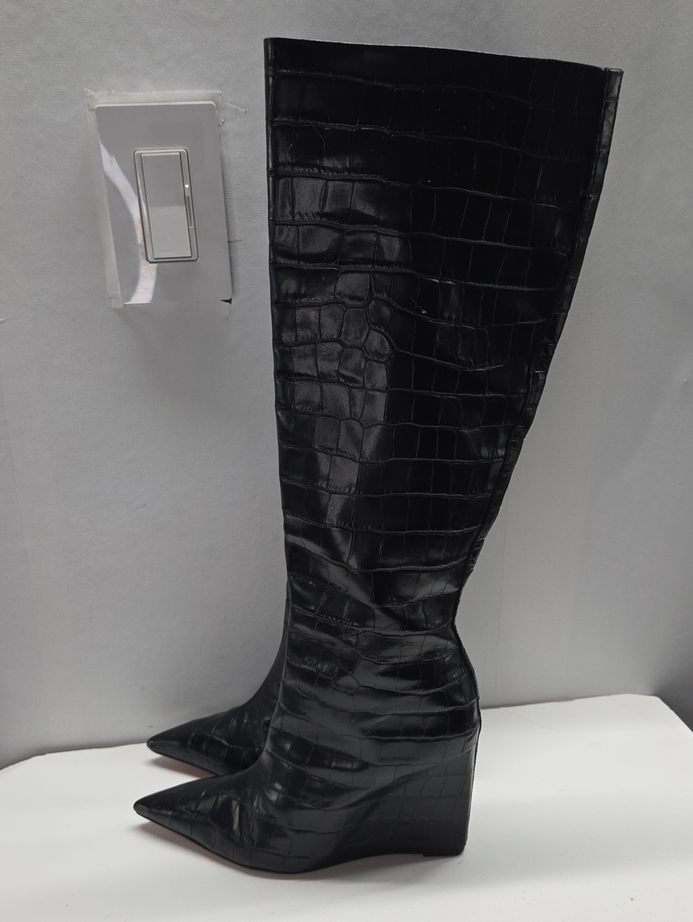 SCHUTZ Black Leather Croc-Embossed Pointed-Toe Knee Boots with Wedge Heel Size 8